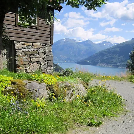Cozy Nordfjordstove In The Heart Of Dom wakacyjny Stryn
