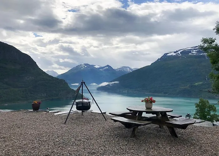 Semesterbostad Cozy Nordfjordstove In The Heart Of Stryn
